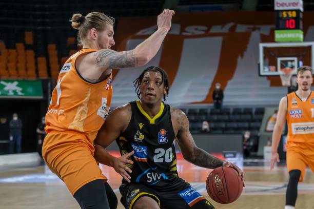 表现最差的 表现最差的