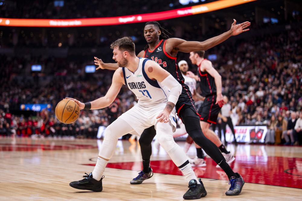 由于伤病困 由于伤病困