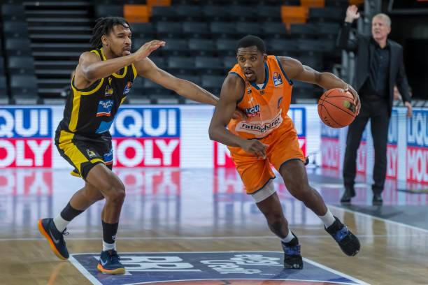 探讨本届比 探讨本届比